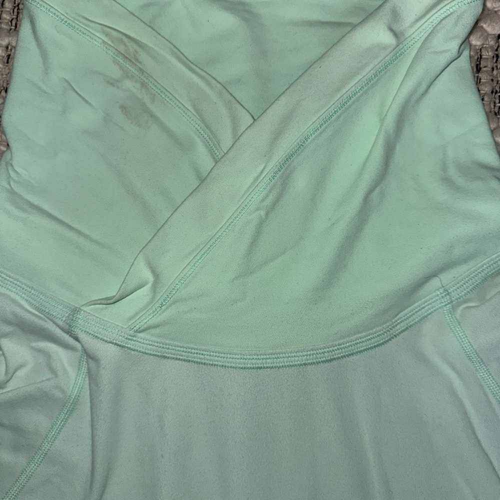 Lululemon athletic pull over - Picture 3 of 5